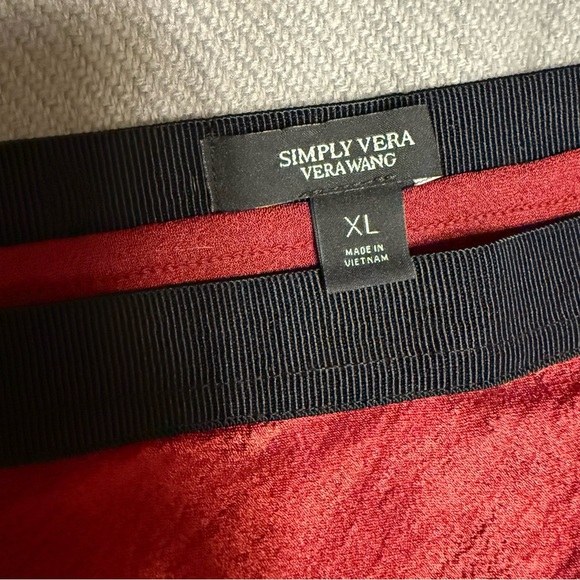 Simply Vera Vera Wang Red Satin A-Line Midi Skirt XL Lightweight Glossy Holiday - Picture 4 of 9